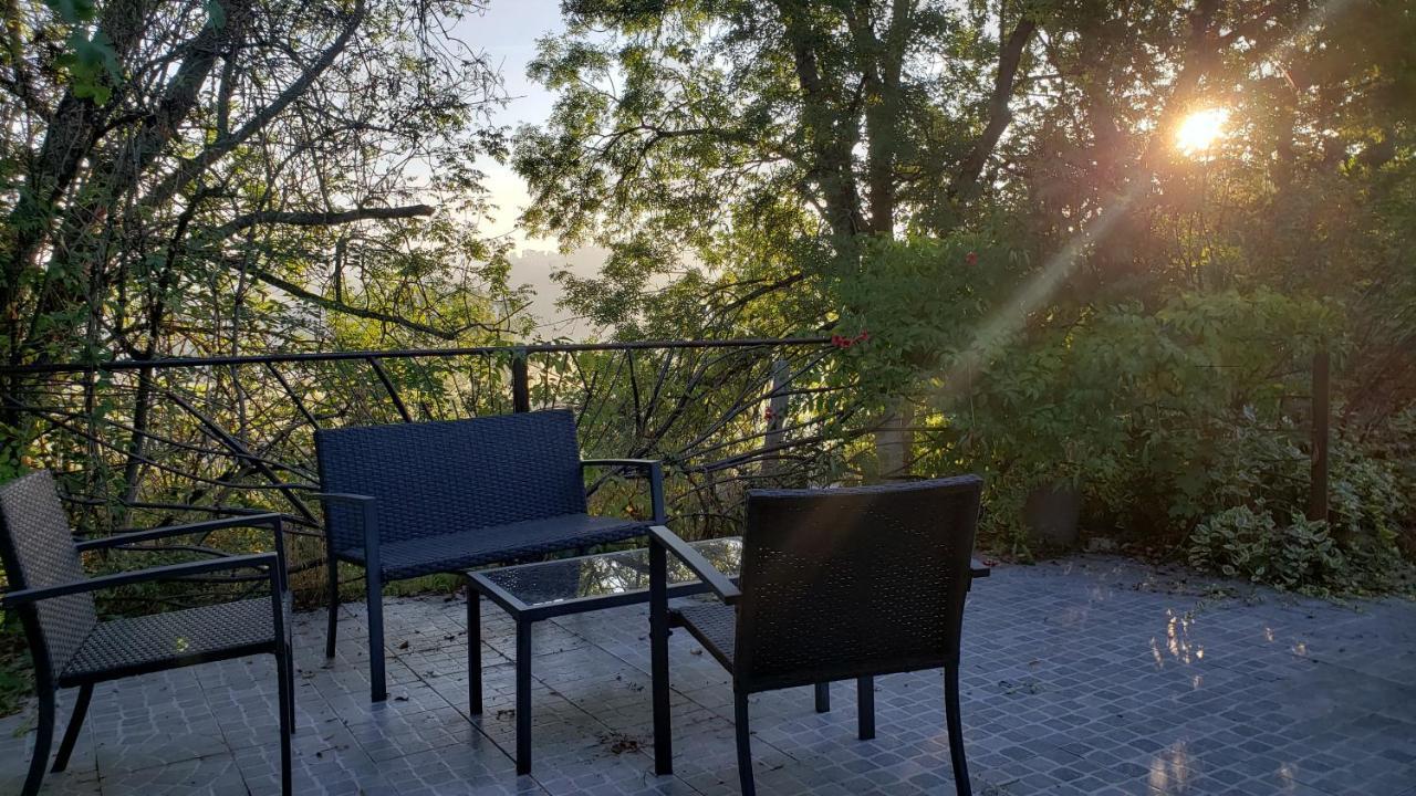 Fenetre Sur Loire Bed & Breakfast Iguerande ภายนอก รูปภาพ