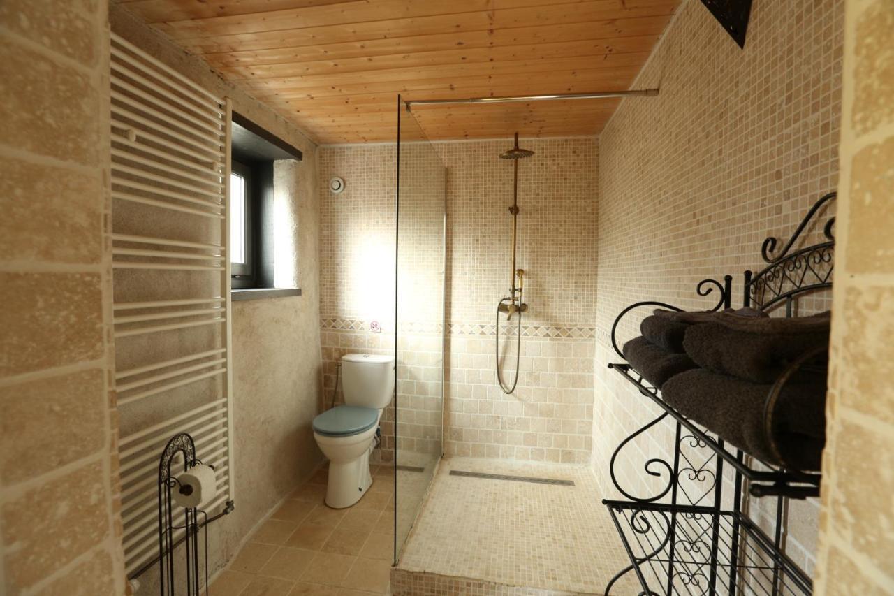 Fenetre Sur Loire Bed & Breakfast Iguerande ภายนอก รูปภาพ