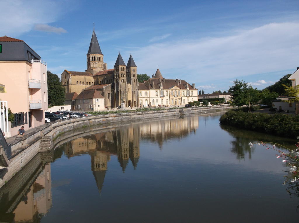 Fenetre Sur Loire Bed & Breakfast Iguerande ภายนอก รูปภาพ