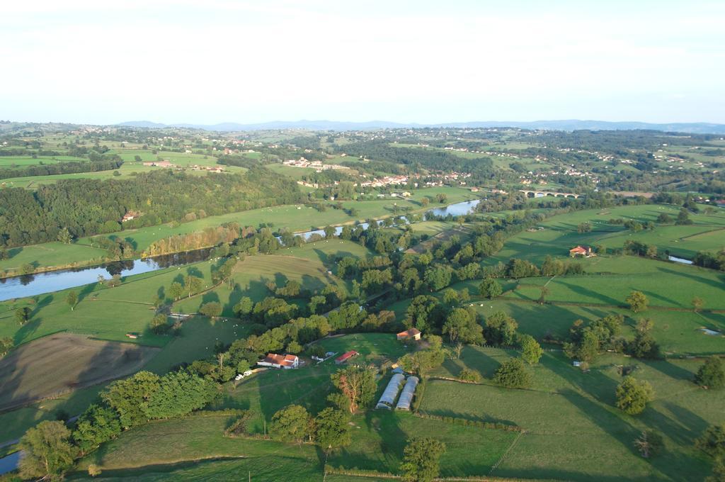 Fenetre Sur Loire Bed & Breakfast Iguerande ภายนอก รูปภาพ